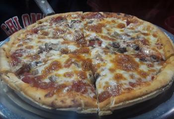 Gusano's Chicago-Style Pizzeria