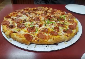 Geno's Pizza Pigeon Forge