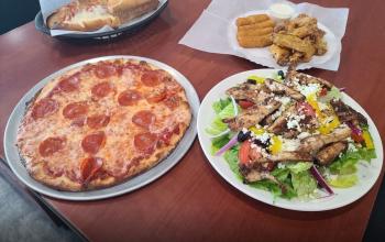 Italian Pie pizza and wings (In Lilburn)