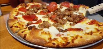 Chicago Pizza & Sports Grille